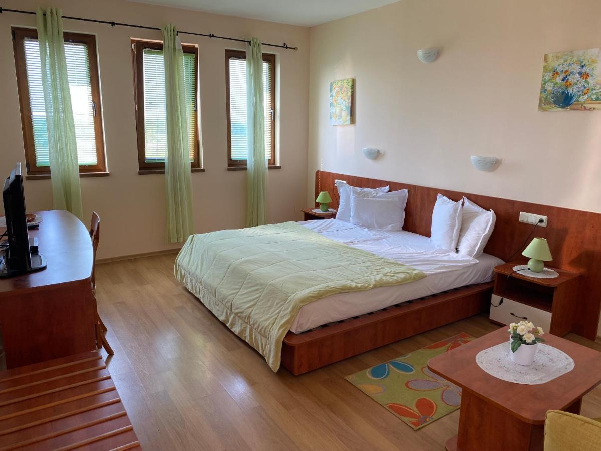 Guest House Golden Flake 4Km From Bolata Beach Bŭlgarevo Εξωτερικό φωτογραφία