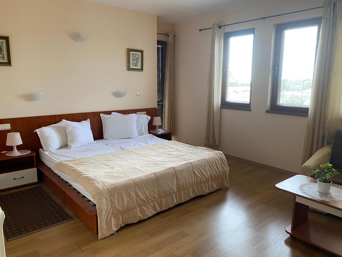 Guest House Golden Flake 4Km From Bolata Beach Bŭlgarevo Εξωτερικό φωτογραφία