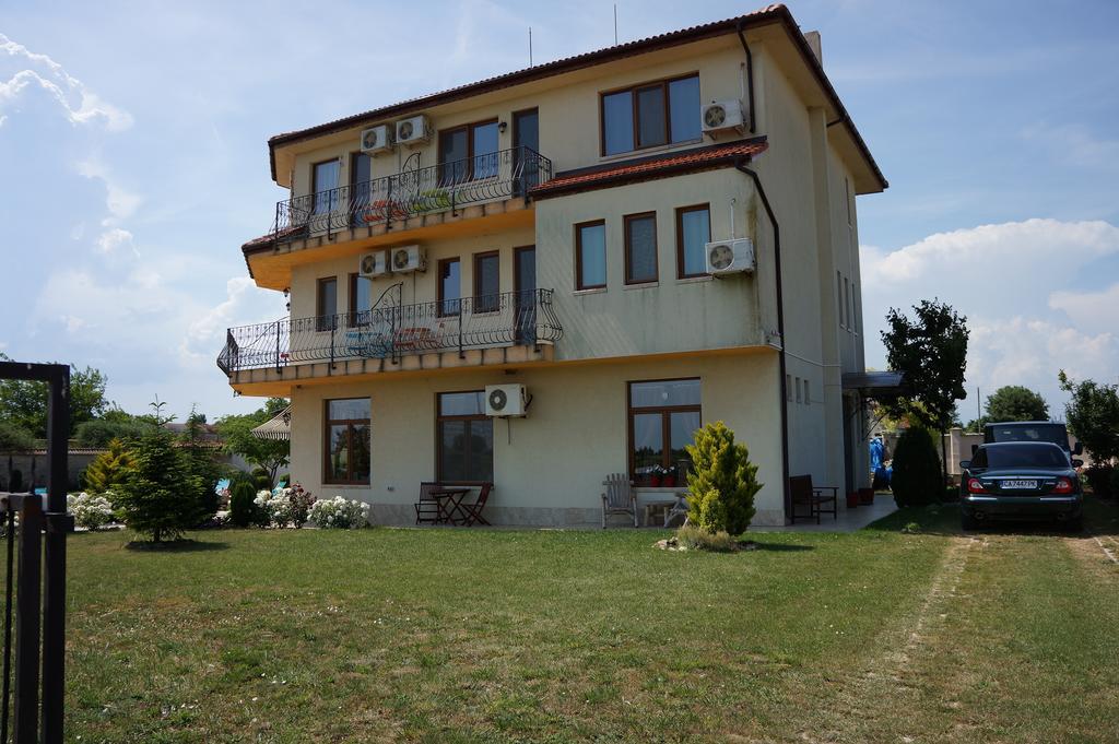 Guest House Golden Flake 4Km From Bolata Beach Bŭlgarevo Εξωτερικό φωτογραφία